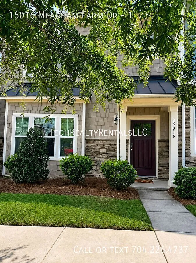 3 bed, 2.5 bath, 1902 sqft, $2,300 — Photo 1