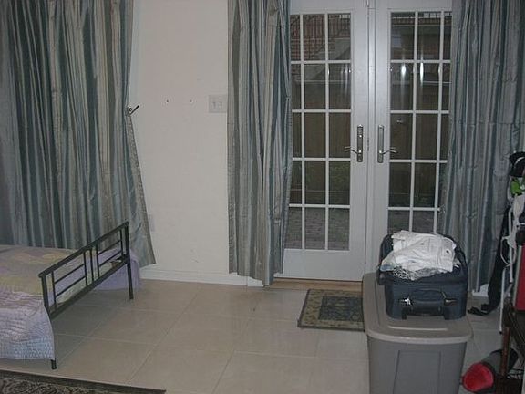 5th image of 1164 N Vernon St