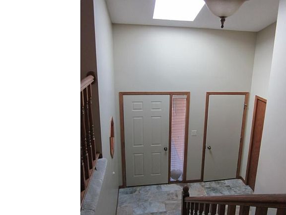 2nd image of 1789 Sunrise Ct N