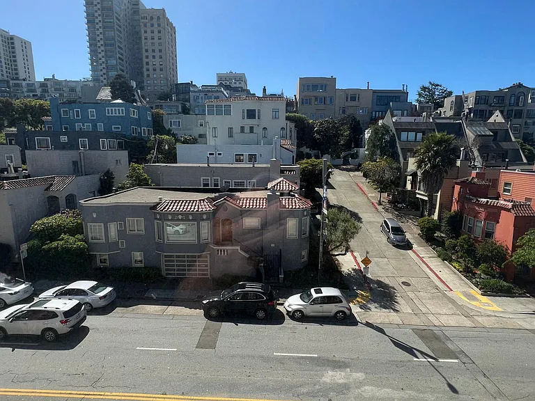 940 Bay St #1 — Photo 2