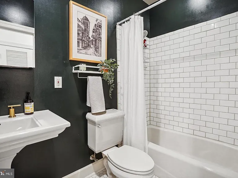 1324 Euclid St NW #103 — Photo 15