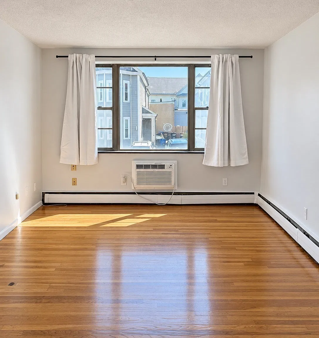 2 bed, 1.0 bath, 580 sqft, $2,600 — Photo 3