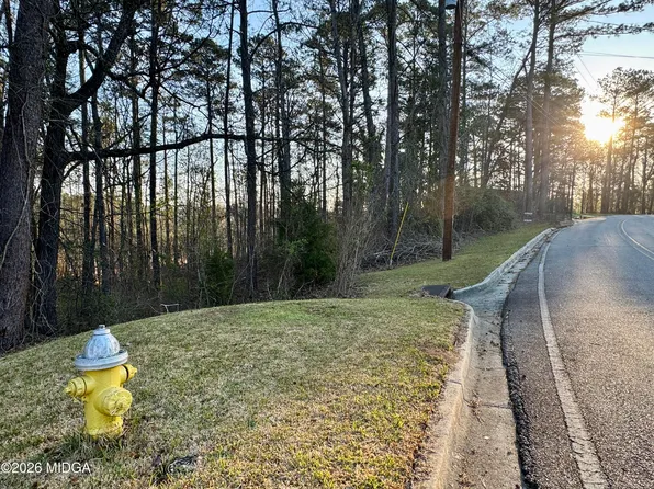 1954 Wood Valley Rd, Macon, GA 31211