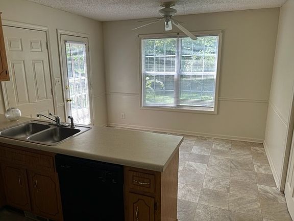 5th image of 407 Cranklen Cir