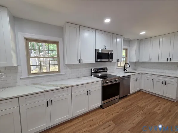 8630 Chester Forest Ln, North Chesterfield, VA 23237