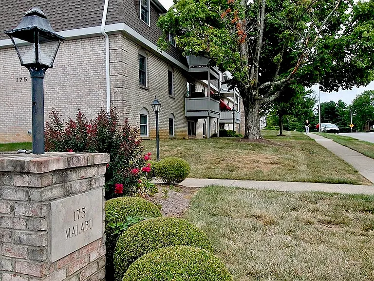 175 Malabu Dr #54 — Photo 4