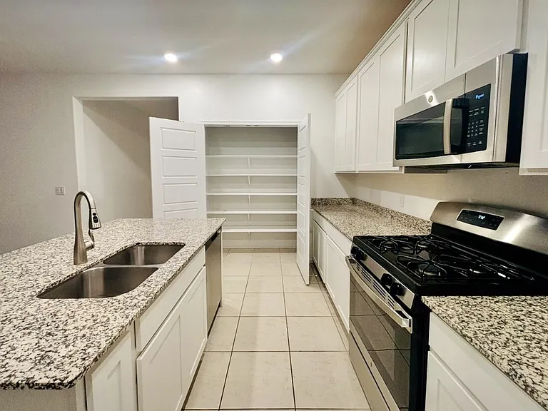 706 W Calle El Teclado — Photo 15