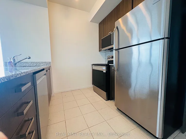 832 Bay St #3903 — Photo 6