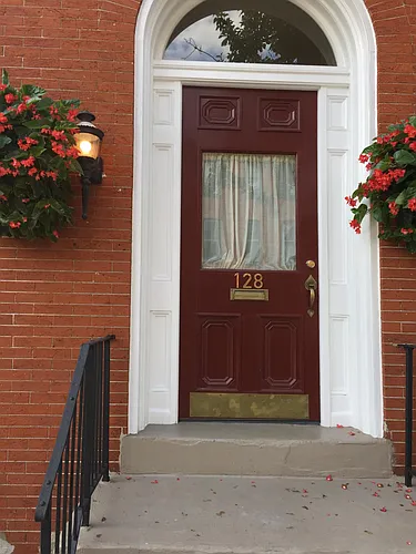 128 E Walnut St #1 Photo 1