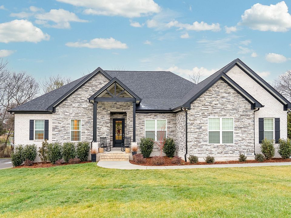 1st image of 121 Collinwood Dr
