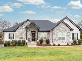 121 Collinwood Dr, Gallatin, TN 37066
