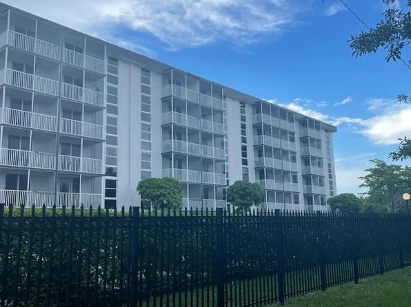 16950 W Dixie Hwy APT 333, Miami, FL 33160