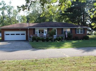 74 Crystal Springs Dr, Washington, WV 26181