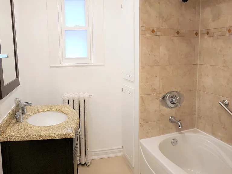 541 Palmerston Blvd #2 — Photo 9