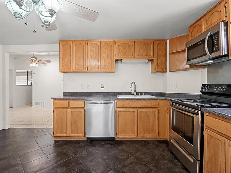 1600 Sumac Dr — Photo 15
