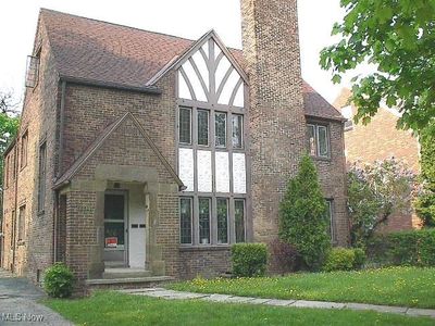 18431 Newell Rd, Shaker heights, OH, 44122