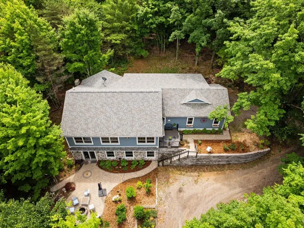 1955 Laurel Ln, Frankfort, MI 49635