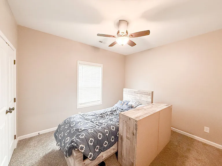 1727 Oak Forest Dr — Photo 13