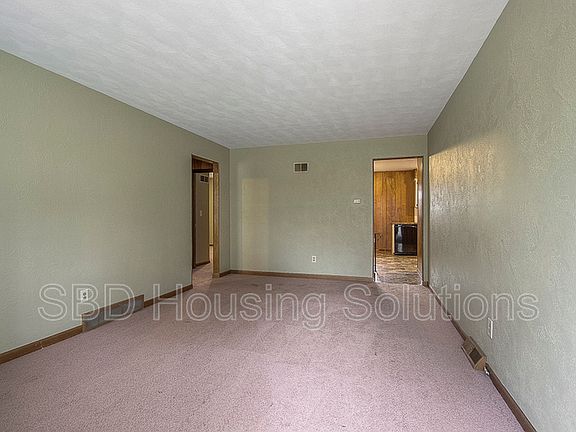 3rd image of 9519 E 18th St S