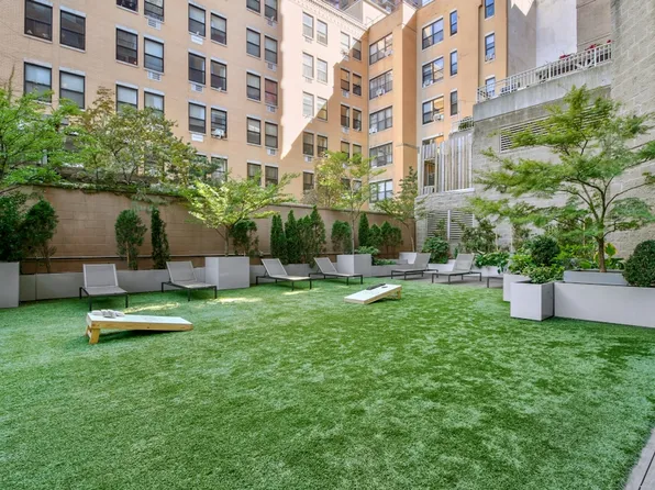 561 10th Avenue image 25 of 35