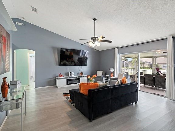 4th image of 1012 KAREN RIDGE COURT