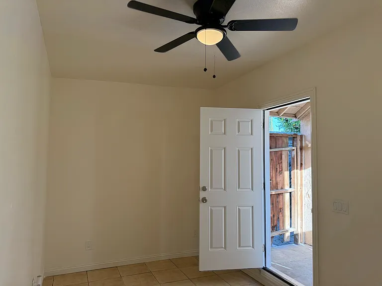 1170 W Rialto Ave — Photo 21