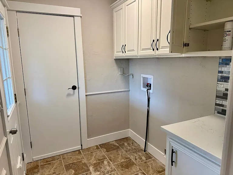2557 E Beacon Light Rd — Photo 21
