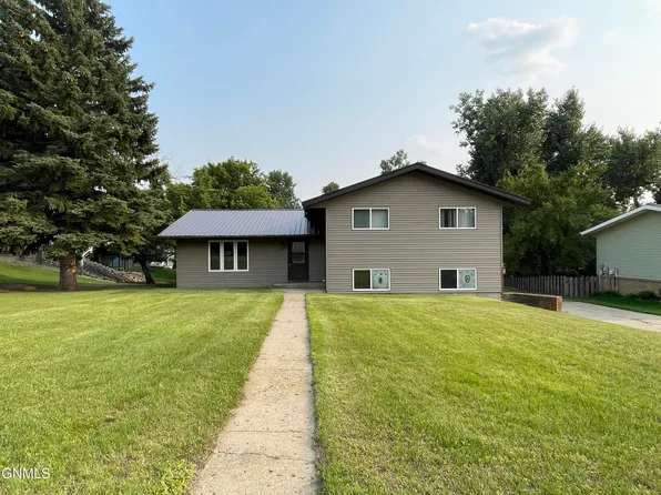 415 E Main St, Center, ND 58530