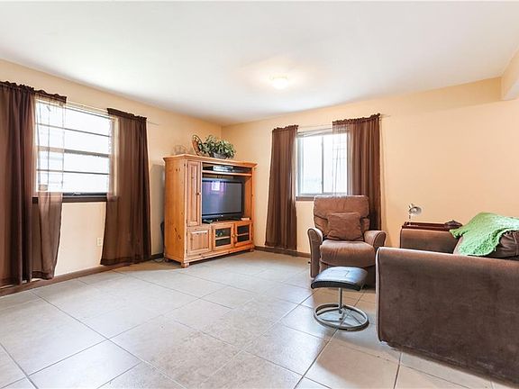 5th image of 2480-82 Dreux Ave