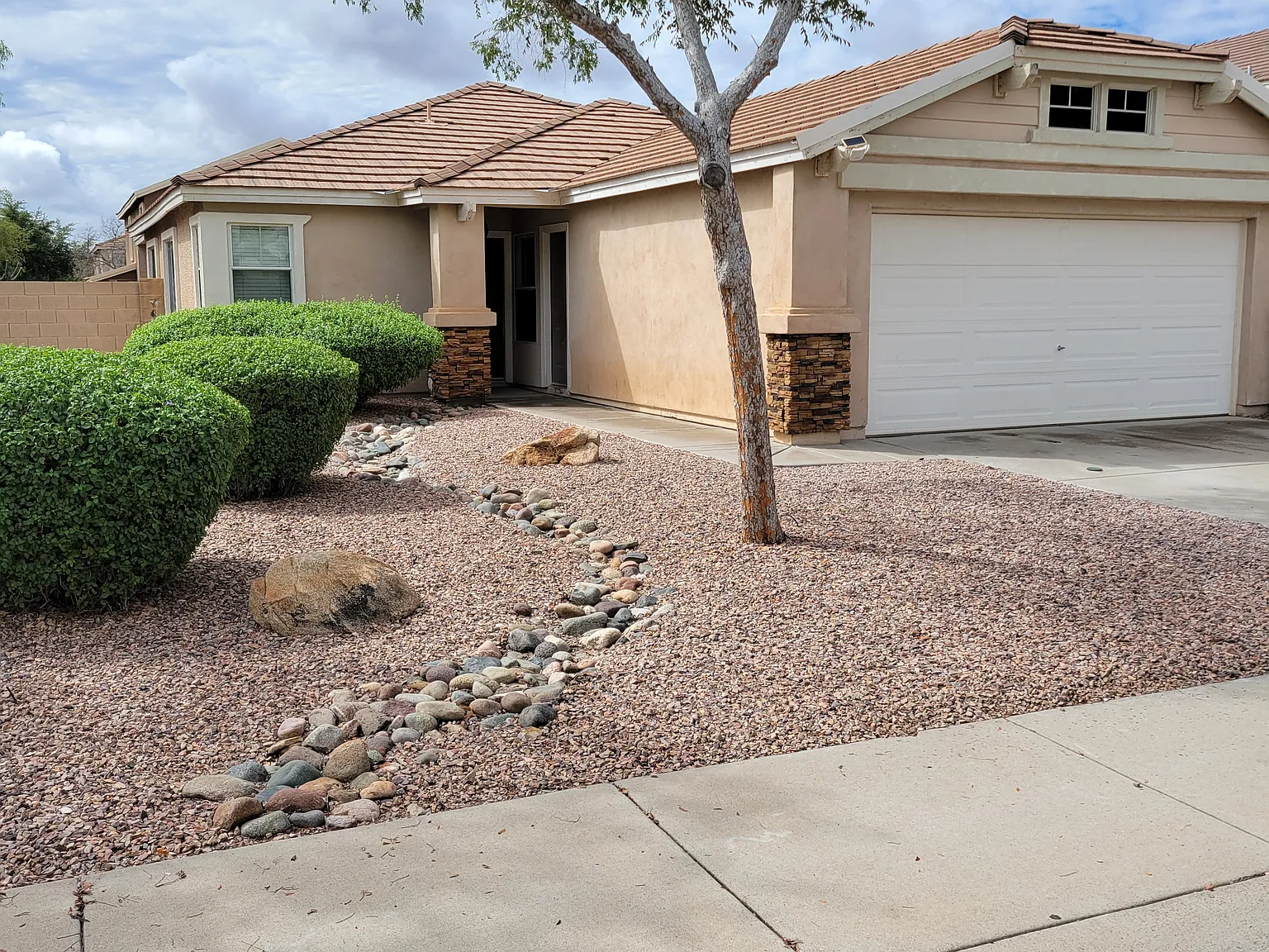 2 bed, 1285 sqft, $1,875 — Photo 1