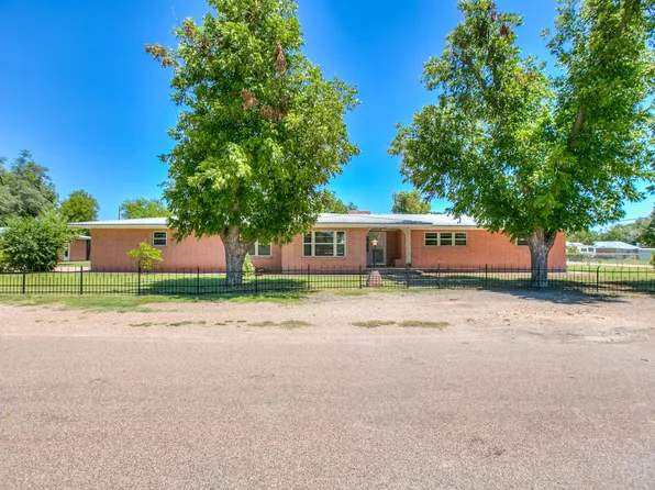 800 Pecan St, Miles, TX 76861