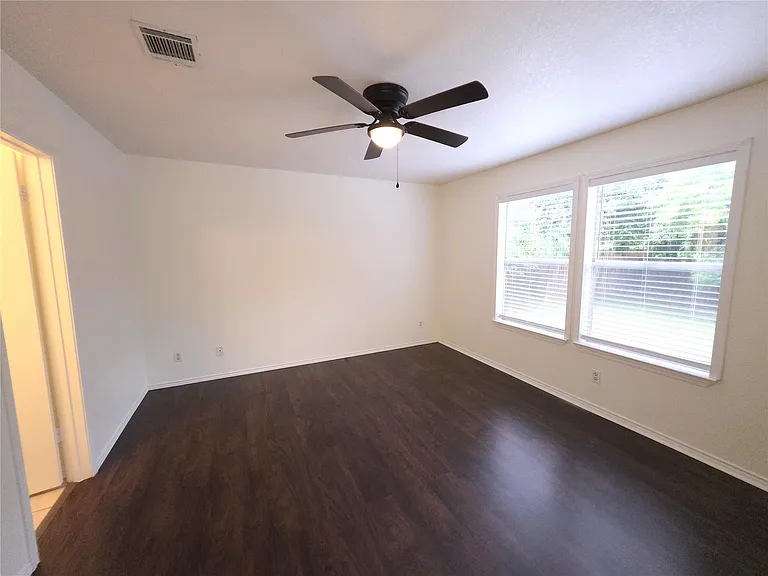 1600 Hollow Tree Blvd — Photo 13