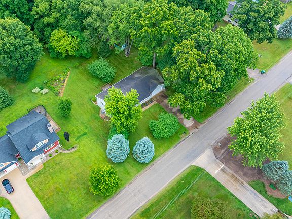 5th image of 52135 Nancy Ln