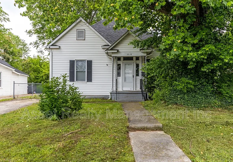 2638 Barton St — Photo 4