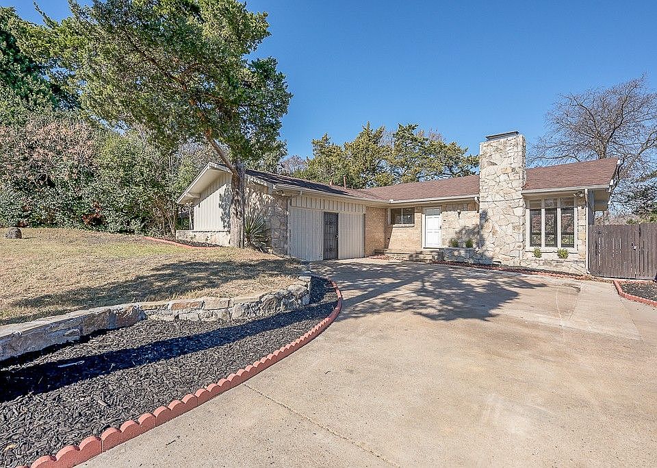 1st image of 1017 Highland Oaks Dr