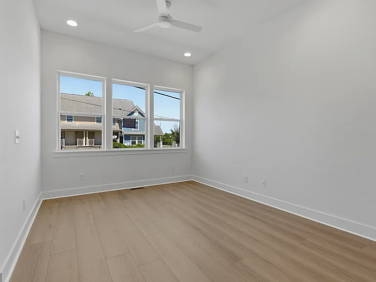 3965 Clifton Ave — Photo 6