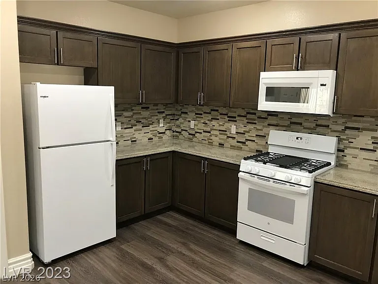 9746 Kampsville Ave — Photo 5