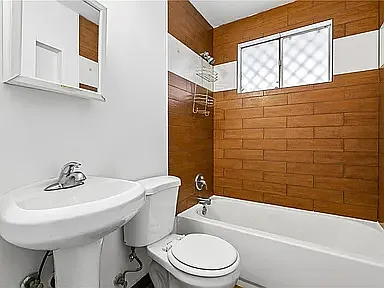 308 Jackson St — Photo 2