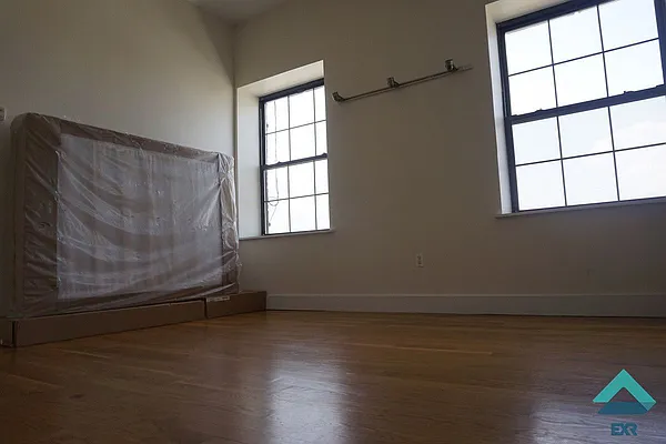 Rented by EXR | media 3