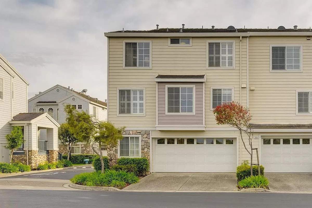 Building Photo - 308 Genoa Dr