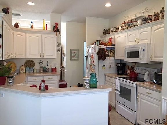 3rd image of 67 Westbury Ln