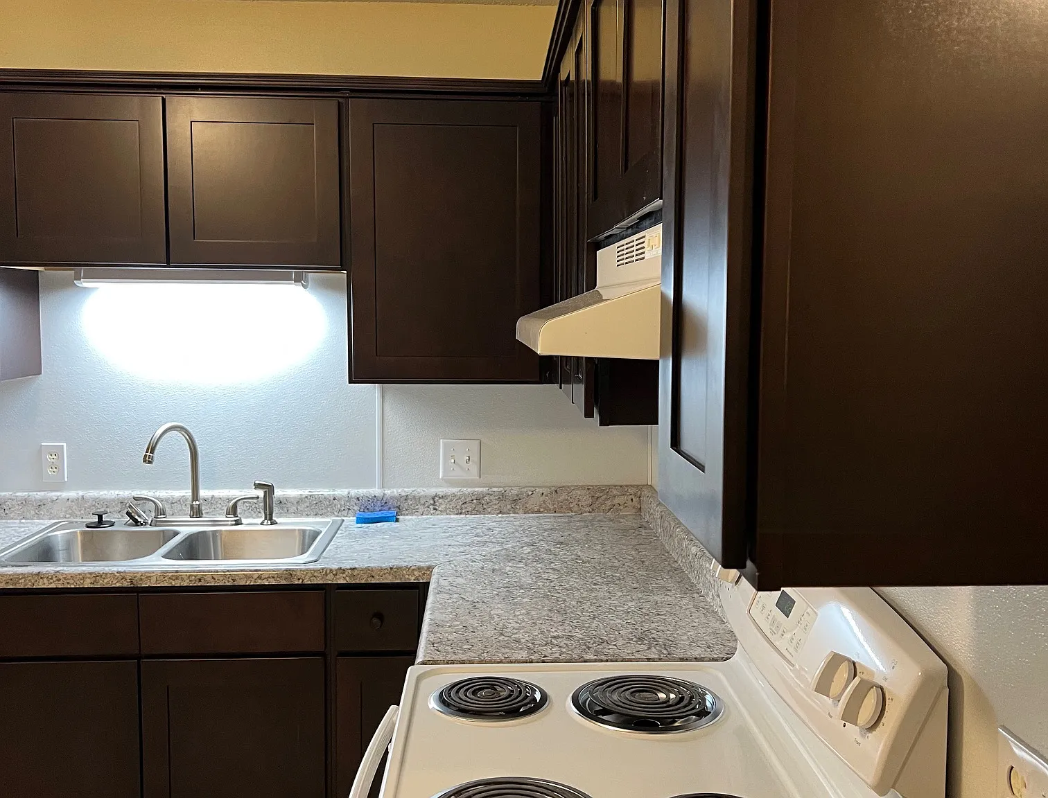 1 bed, 941 sqft, $975 — Photo 2