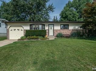 1375 Swan Dr, Florissant, MO