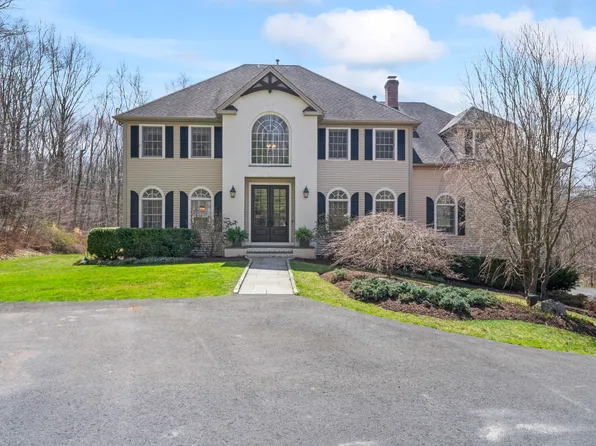 9 Bridle Path Trail, Newtown, CT 06470