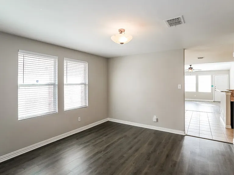 573 Creekbend St — Photo 19