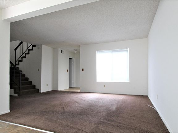3rd image of 305 W Hermitage Ln