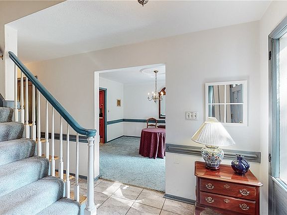 3rd image of 332 Keith Ave