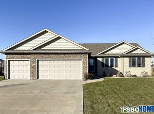 1374 91st St, West Des Moines, IA 50266