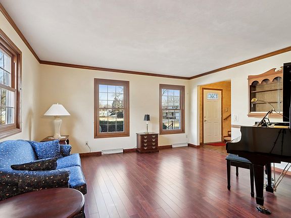 2nd image of 2646 S Norfolk Cir