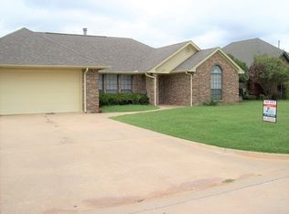 2306 NE 36th St, Lawton, OK 73507